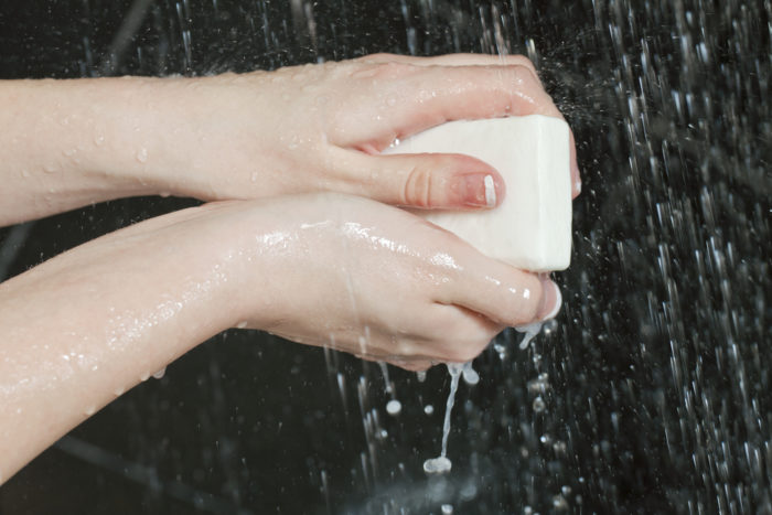 koupelové mýdlo poškozuje pokožku