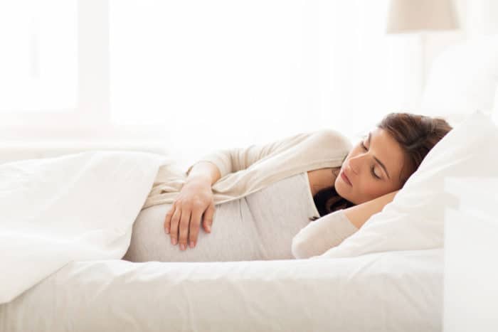 spící pozice těhotných žen
