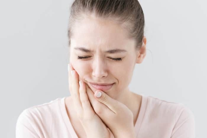 příznaky ústní kandidózy